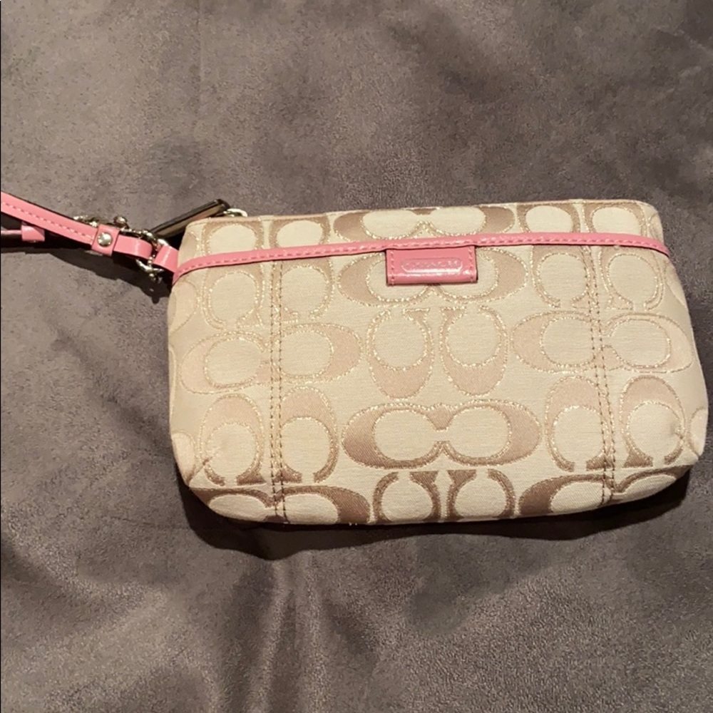 Coach wristlet 100% authentic